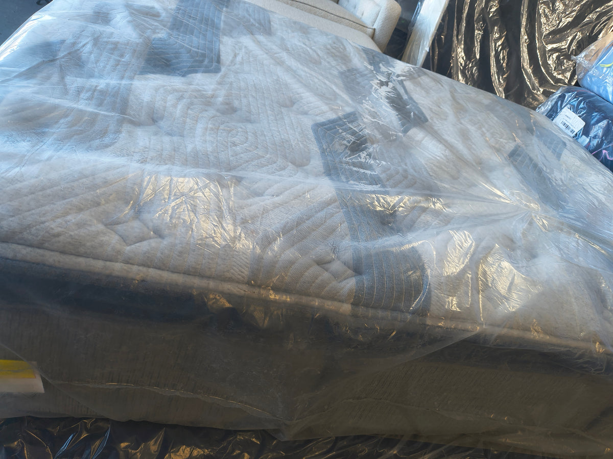 Serta Pillowtop Queen Mattress
